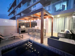 Apartamento espetacular com vista mar, piscina privativa e churrasqueira!
